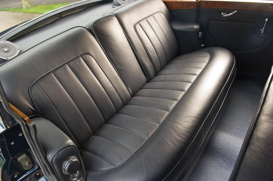 Интерьер Bentley S3 Continental Saloon by James Young 1963 года  (фото 7 из 15)